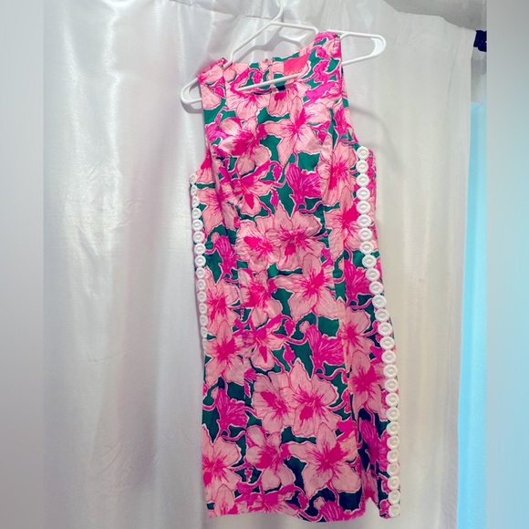 Lilly Pulitzer Mila Stretch Shift Dress - Kelly
Green Hibis Kiss Size 8 - Picture 3 of 6